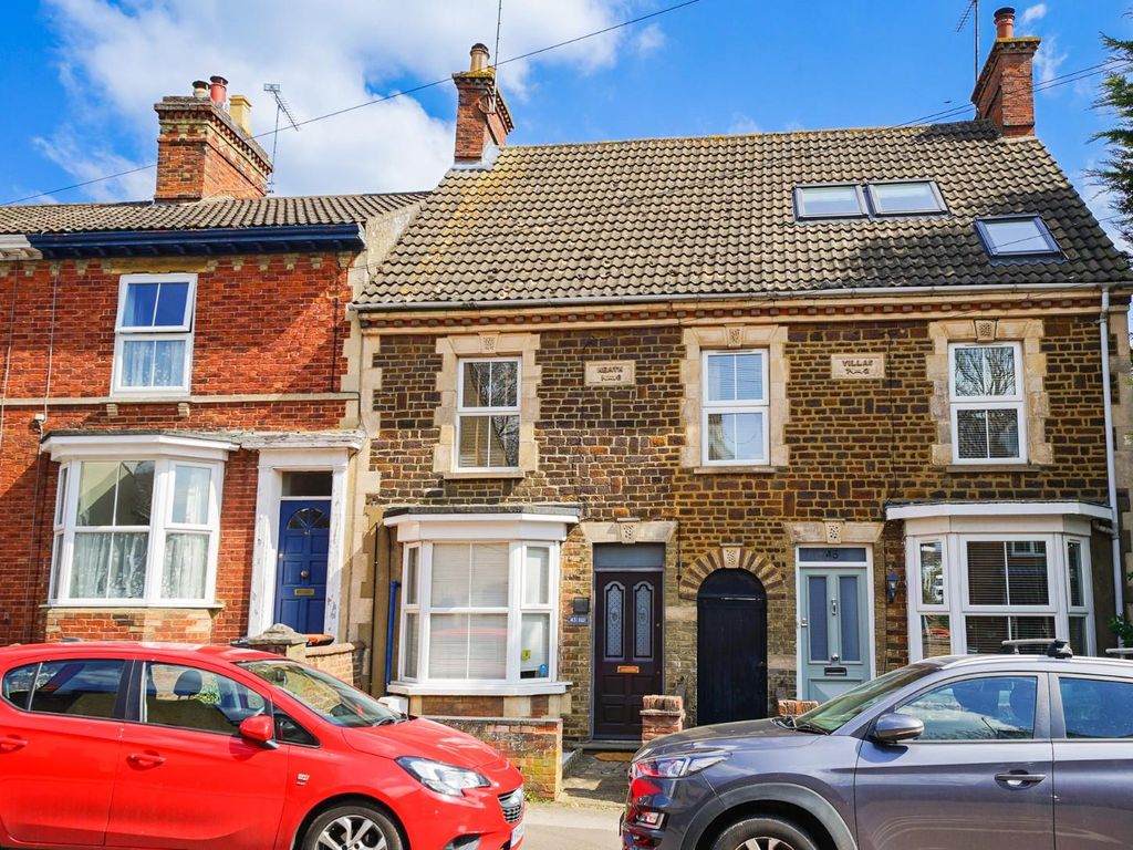 2 bed terraced house for sale in South Street, Leighton Buzzard LU7
