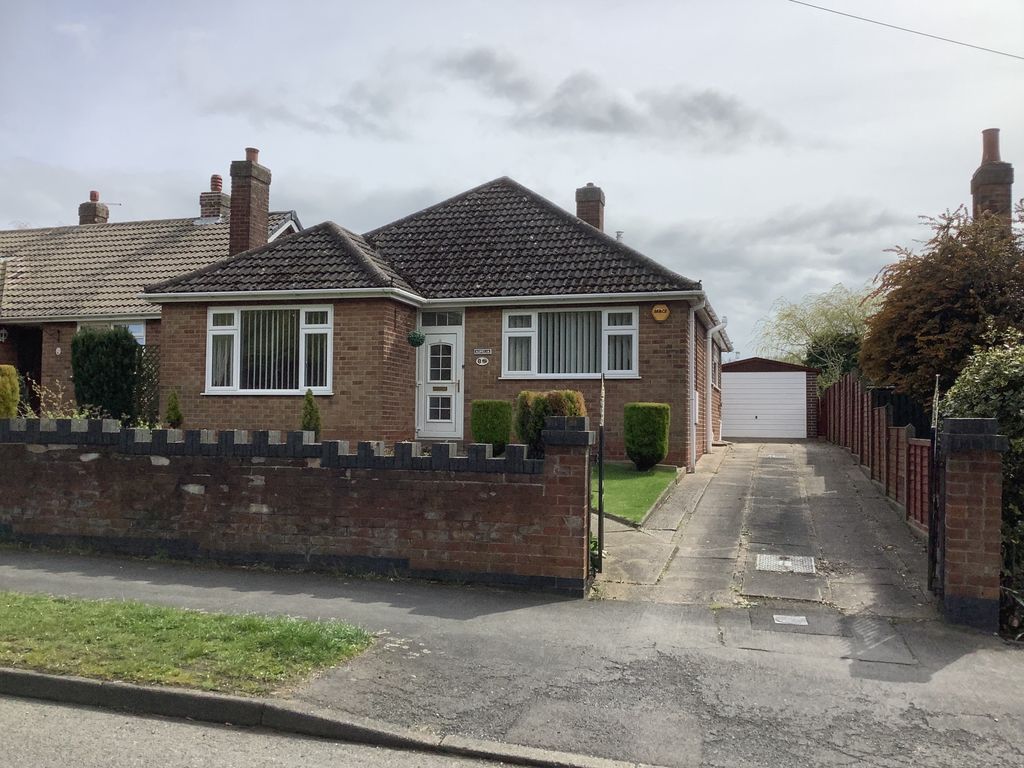 3 bed bungalow for sale in Dunsmore Way, Midway DE11, £290,000 Zoopla