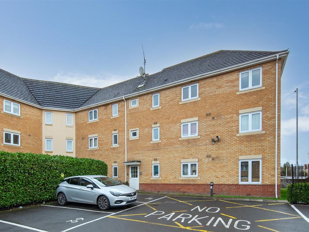 2 bed flat for sale in Close, Luton, Bedfordshire LU4 Zoopla