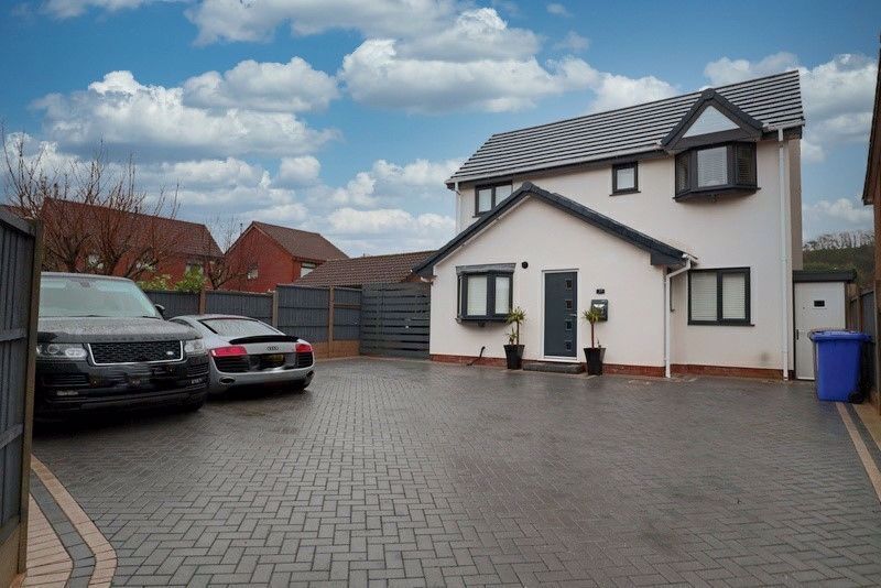 3 bed detached house for sale in Fernhurst Grove, Lightwood, Longton