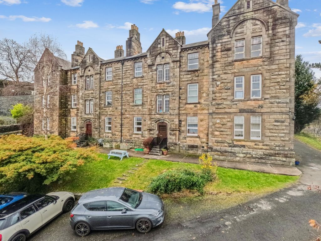 1 bed flat for sale in Castle Court, Stirling, Stirlingshire FK8, £