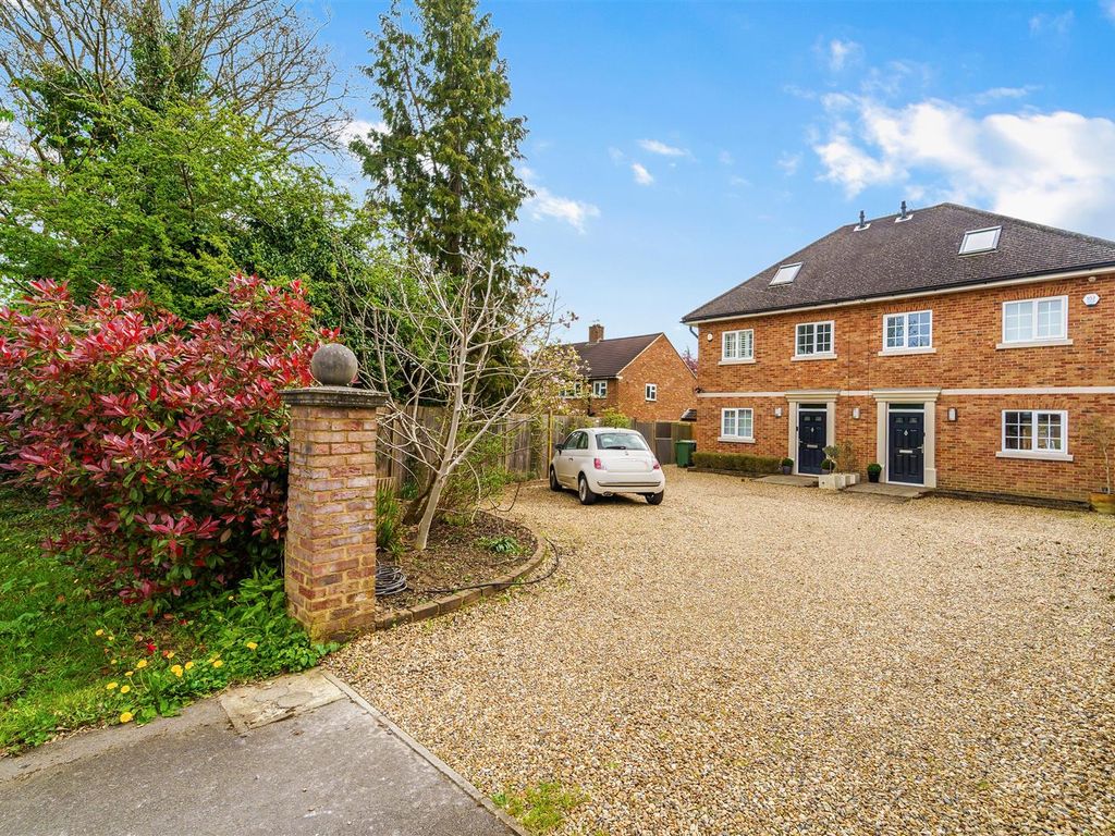 4 bed semidetached house for sale in Dorking Road, Epsom KT18, £