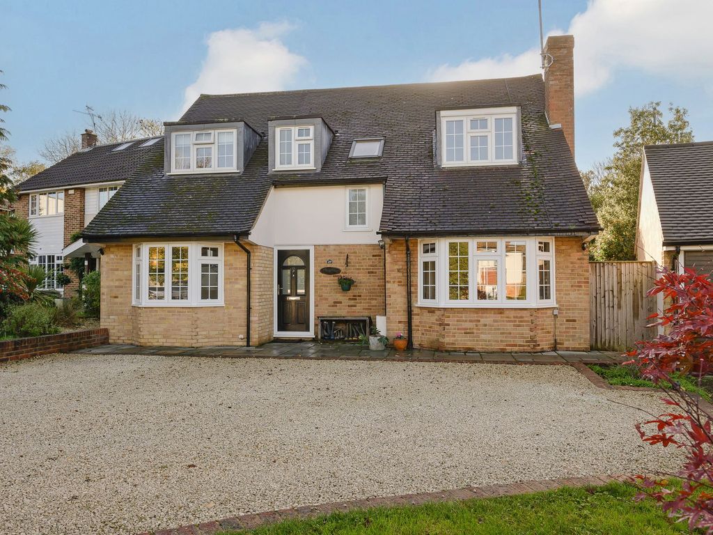 4 bed detached house to rent in Hill Rise, Esher KT10 Zoopla