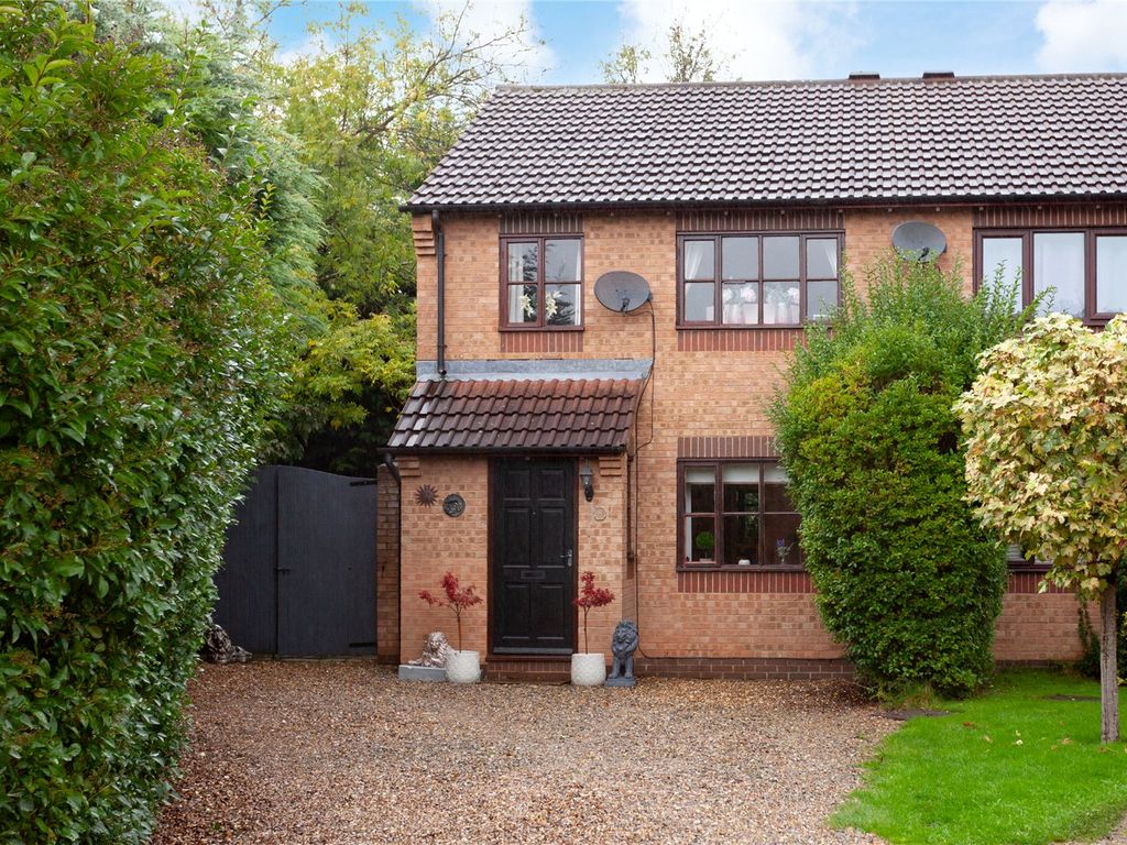 3 bed semidetached house for sale in Middlecroft Drive, Strensall