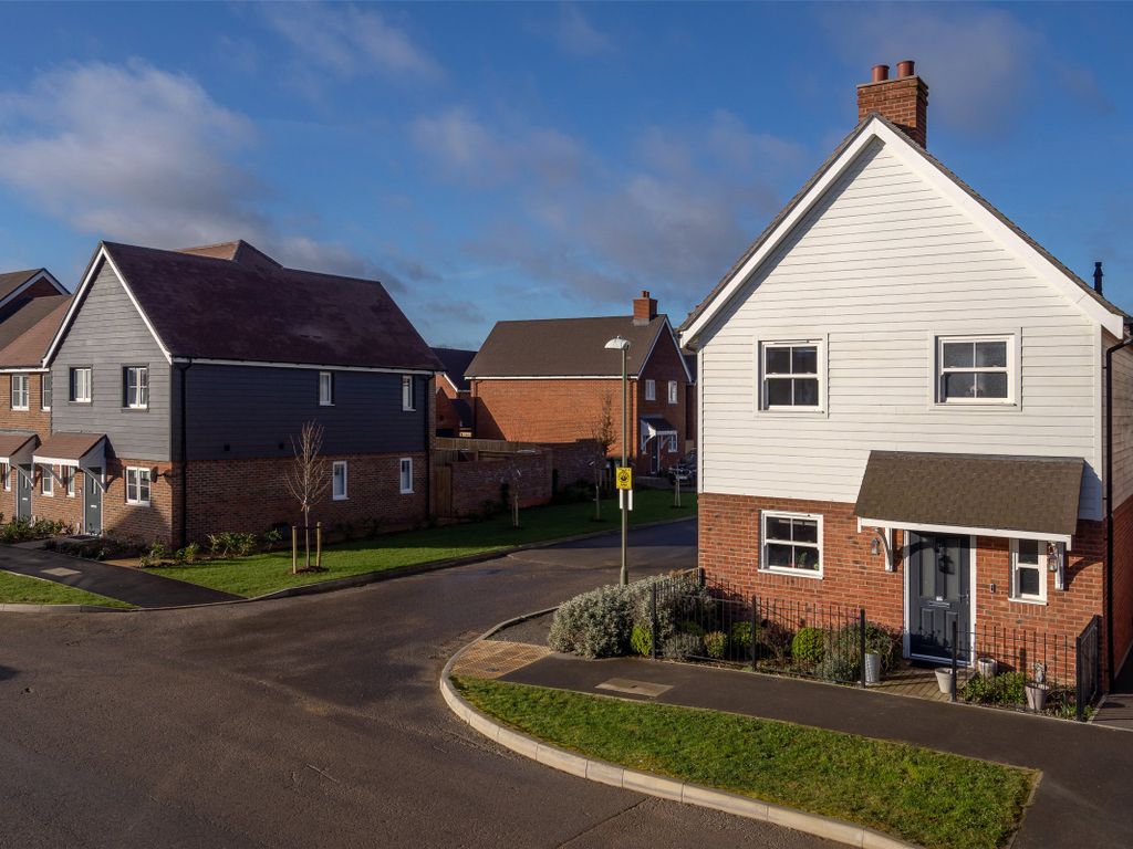 3 bed detached house for sale in ber Street, Horley RH6 Zoopla