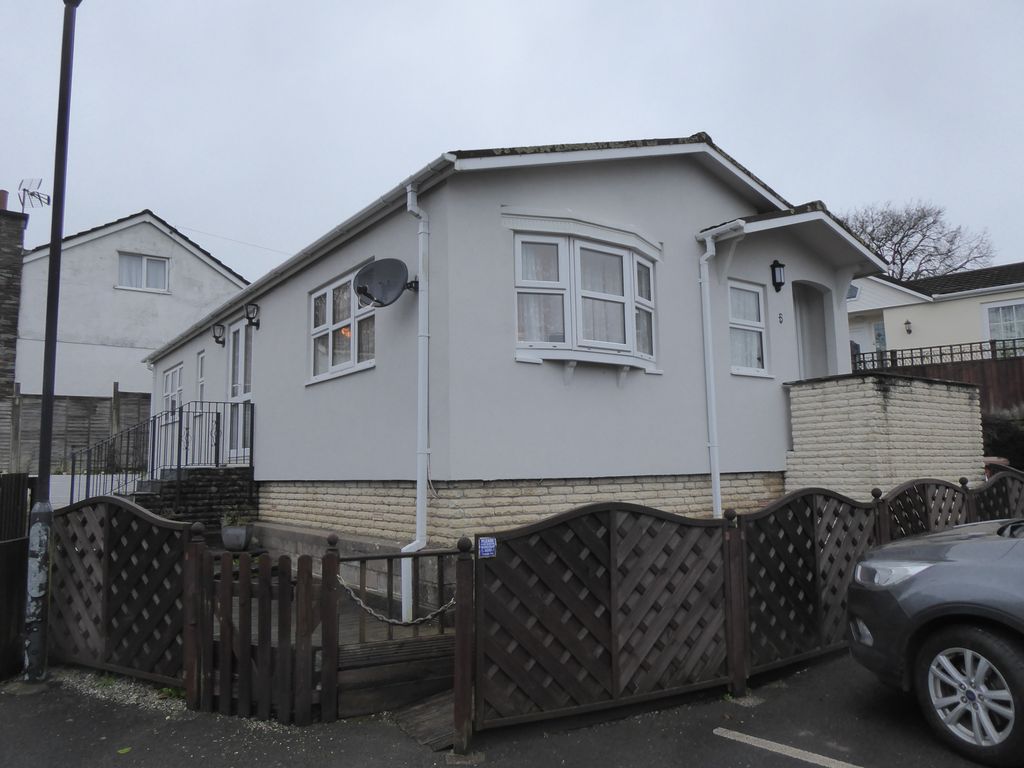 2 bed mobile/park home for sale in Glenholt Park, Glenfield Road