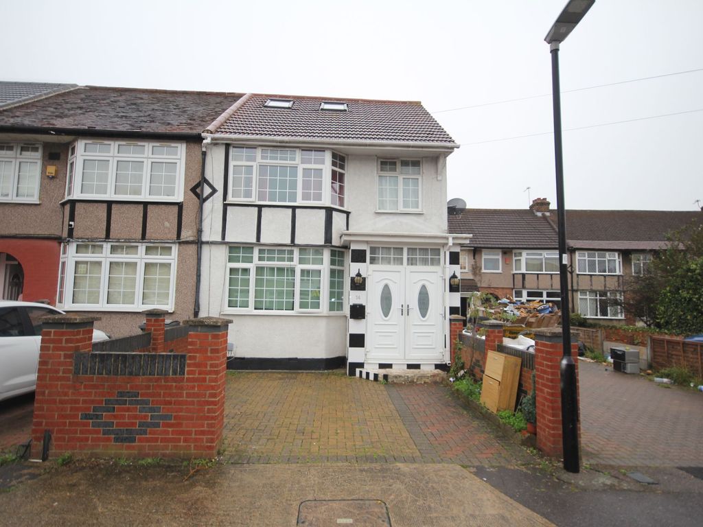 6 bed end terrace house for sale in Churchill Avenue, Uxbridge UB10, £675,000 Zoopla