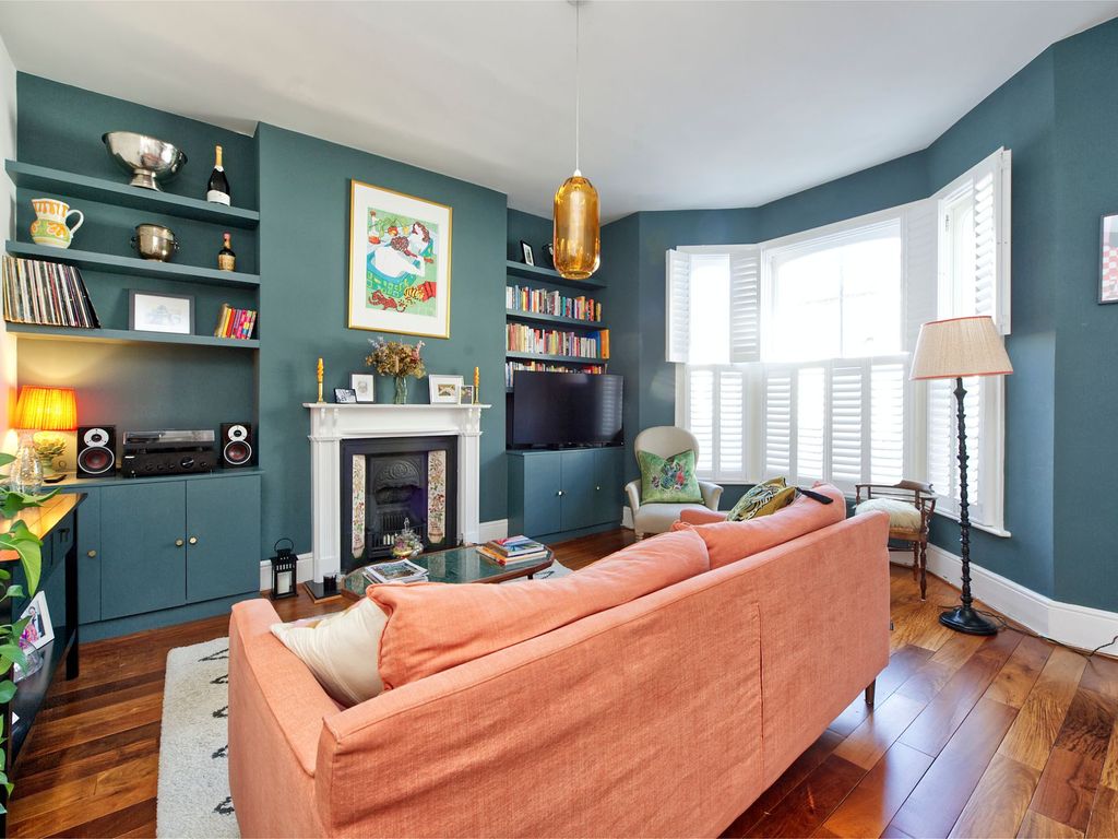 2 bed flat for sale in Road, London W12, £650,000 Zoopla