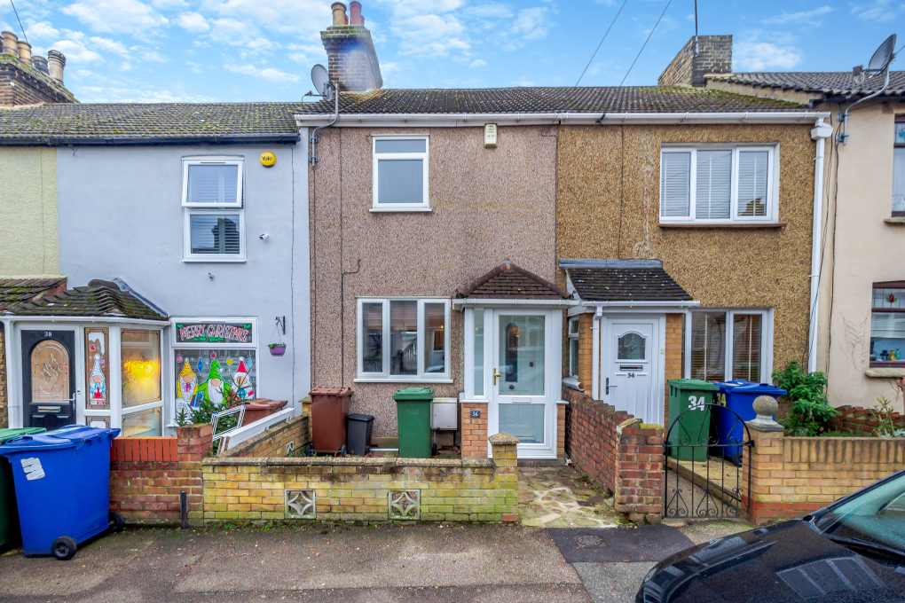 2 bed terraced house for sale in Elm Road, Grays RM17, £280,000 Zoopla