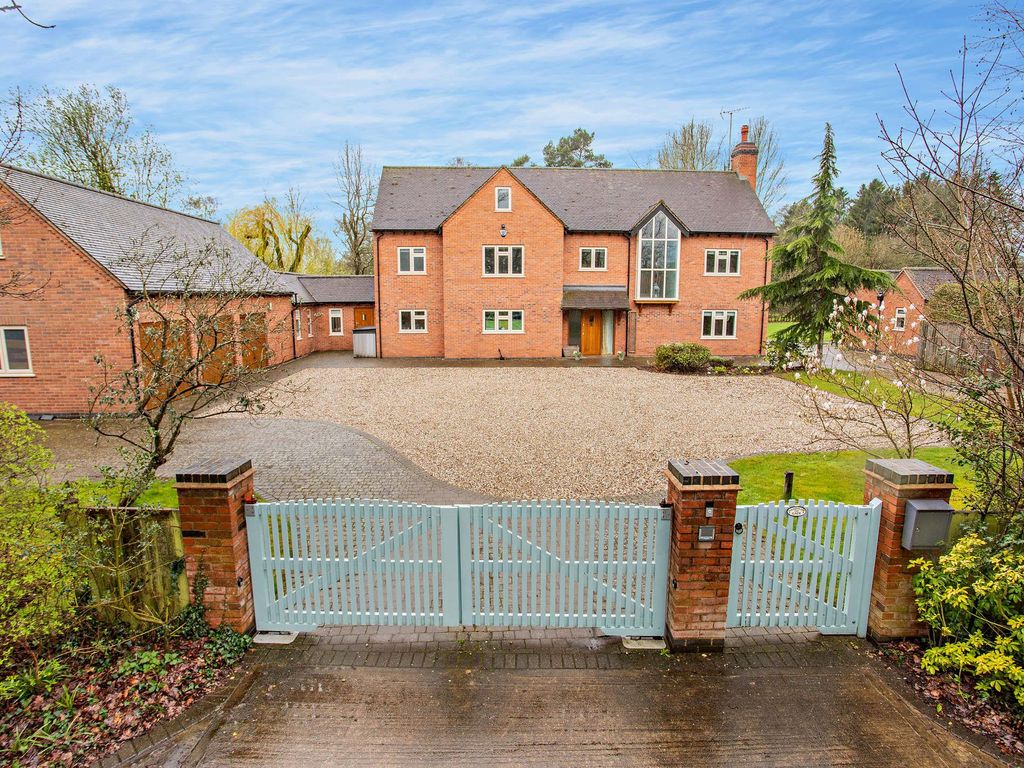 7 bed detached house for sale in Hob Lane, Balsall Common, Coventry