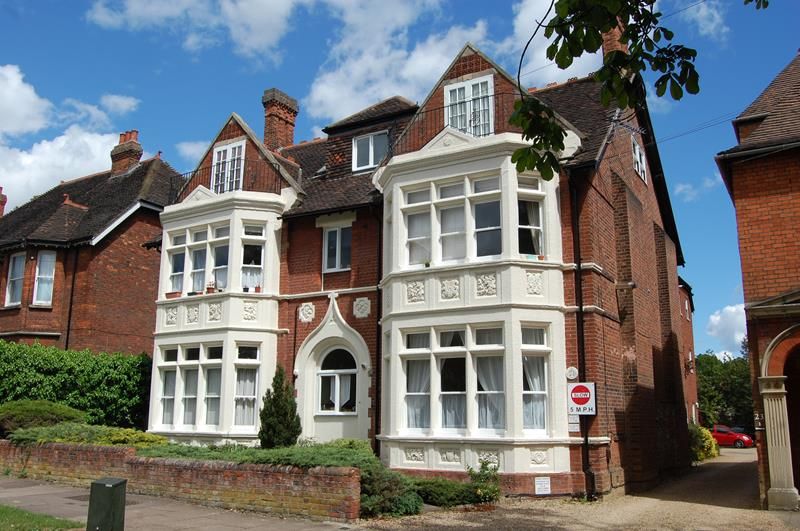 2 bed flat to rent in Rothsay Road, Bedford MK40 Zoopla