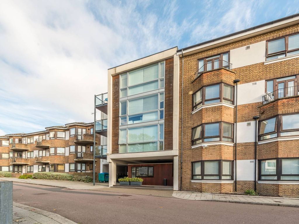 1 bed flat to rent in Kew Bridge Court, Chiswick, London W4, £1,700 pcm Zoopla