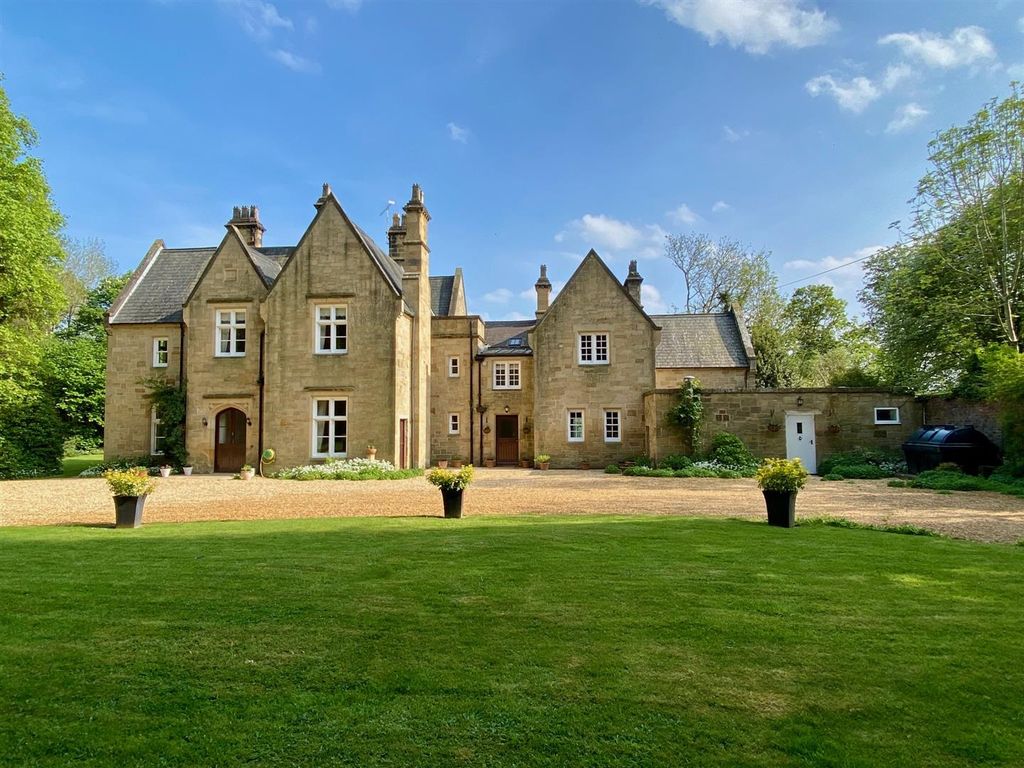 8 bed property for sale in Trevor Road, Chirk, Wrexham LL14, £1,250,000