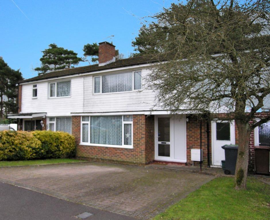 3 bed terraced house for sale in South Road, Bisley, Woking GU24 Zoopla
