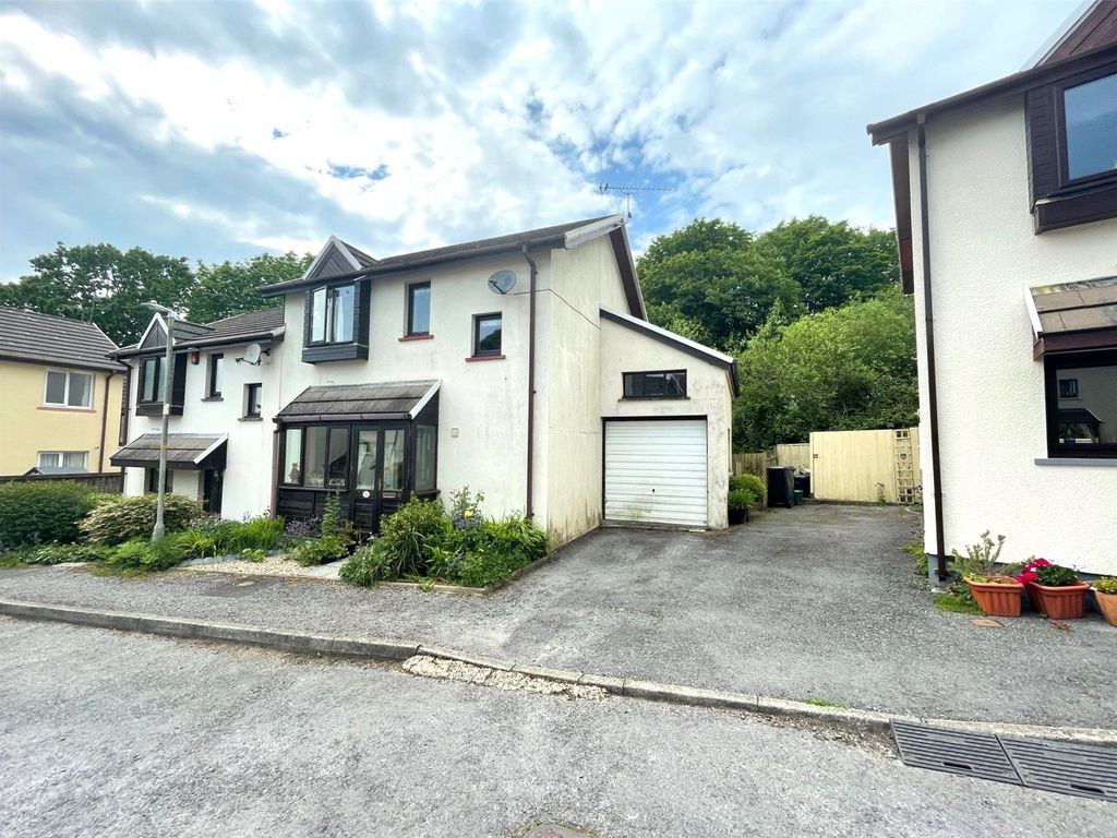 2 bed semidetached house for sale in Queens Court, Narberth