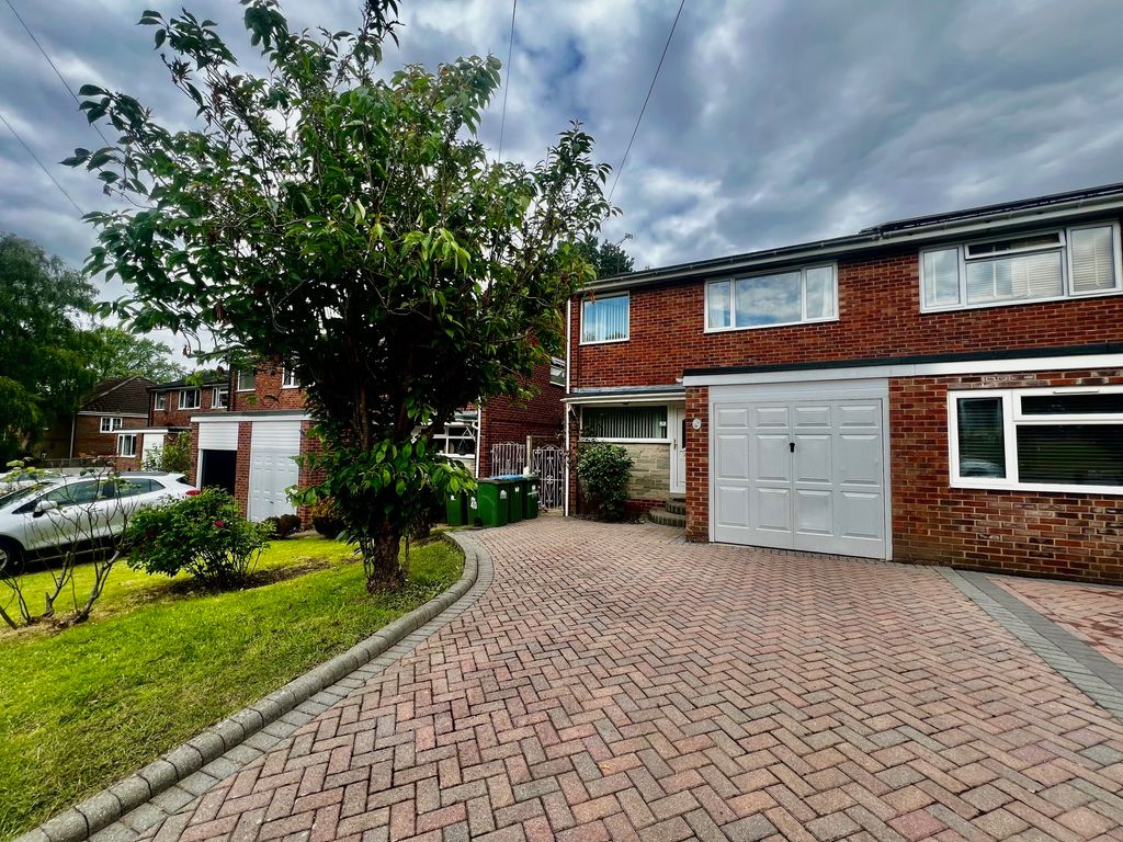 3 bed property to rent in Kesteven Way, Southampton SO18, £1,550 pcm Zoopla