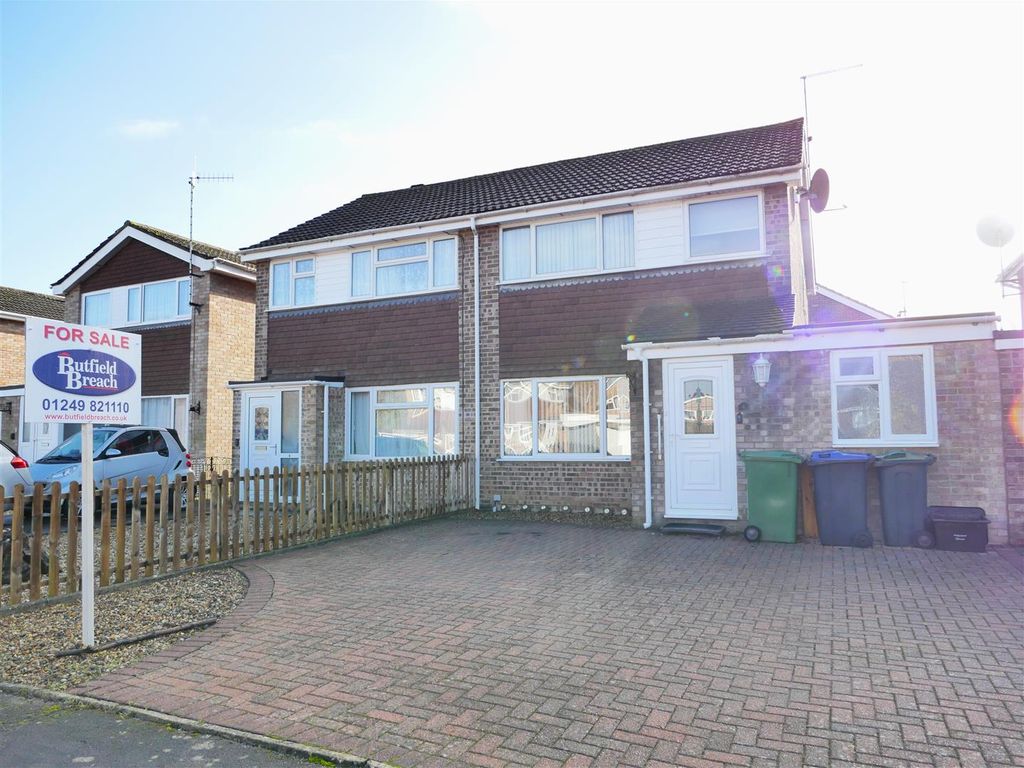 4 bed semidetached house for sale in Heron Close, Calne SN11, £285,000