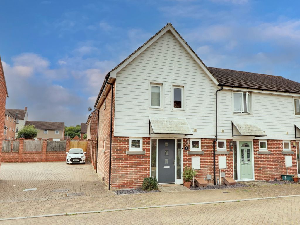 3 bed end terrace house for sale in Merryweather Way, Basingstoke