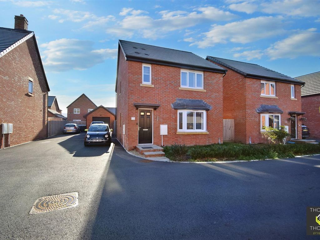 3 bed detached house for sale in Redshank Way, Hardwicke, Gloucester