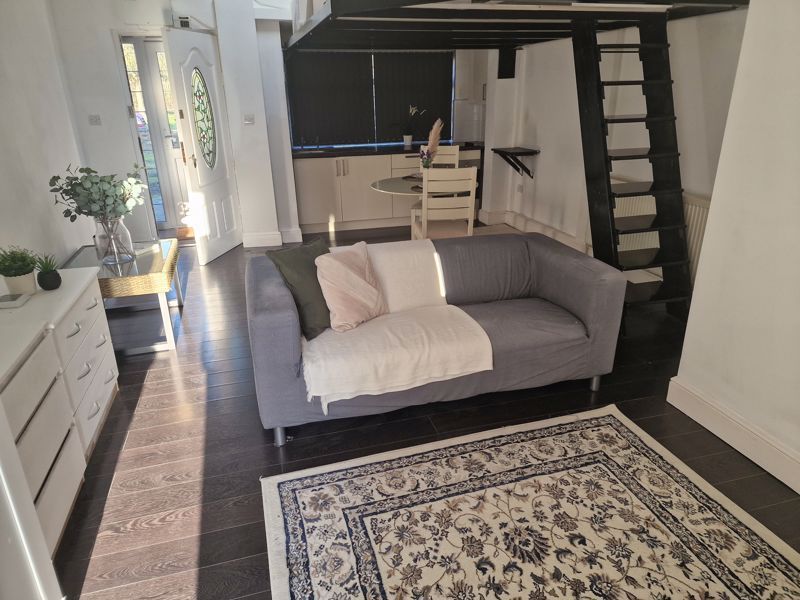 1 bed flat to rent in Romford Road, Chigwell IG7 Zoopla