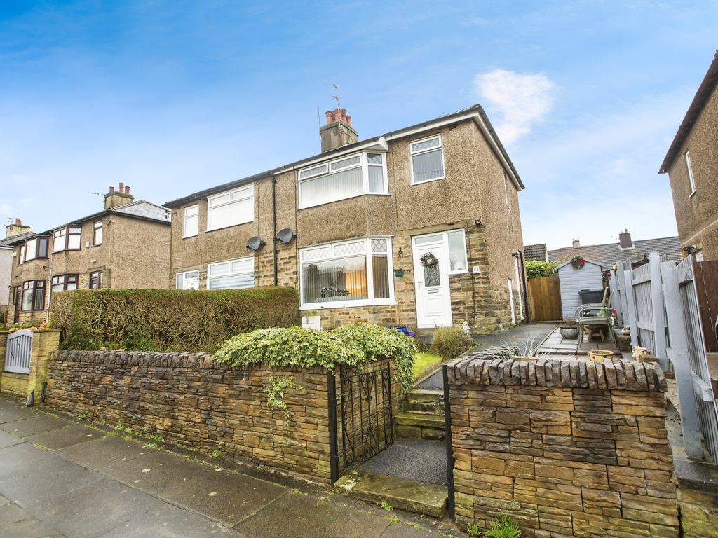 3 bed semidetached house for sale in Watkinson Road, Halifax, West