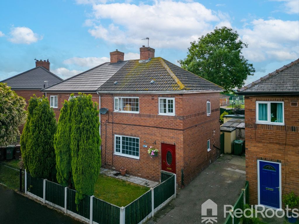 3 bed semidetached house for sale in Holgate Crescent, Hemsworth, Pontefract, West Yorkshire