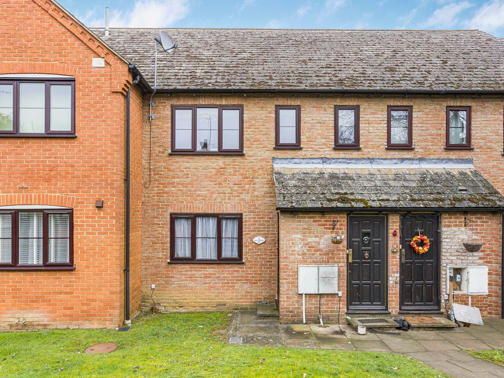 2 bed for sale in Blacksmiths Row, High Street, Markyate, St