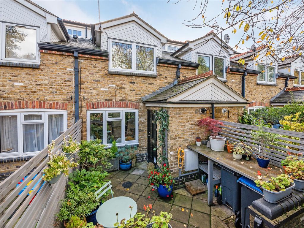 2 bed property for sale in Bradshaw Close, London SW19, £675,000 Zoopla