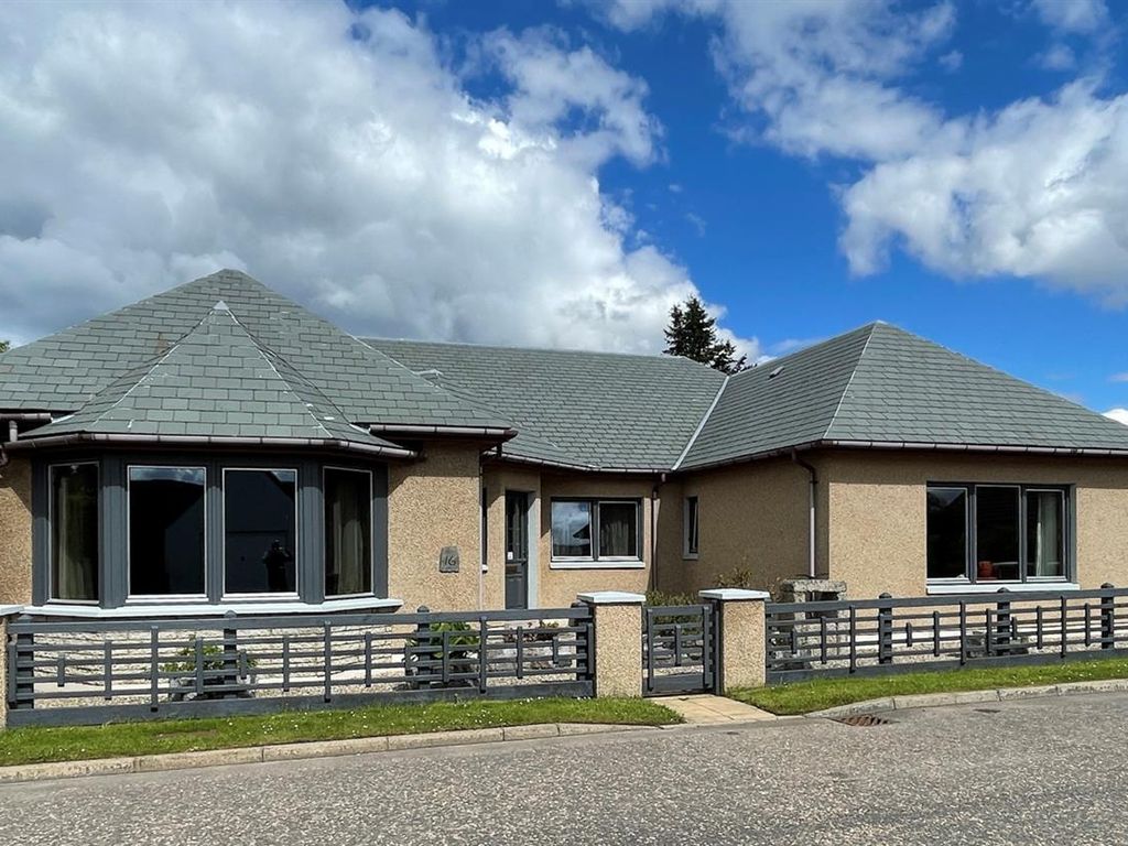 4 bed detached bungalow for sale in Cults Drive, Tomintoul