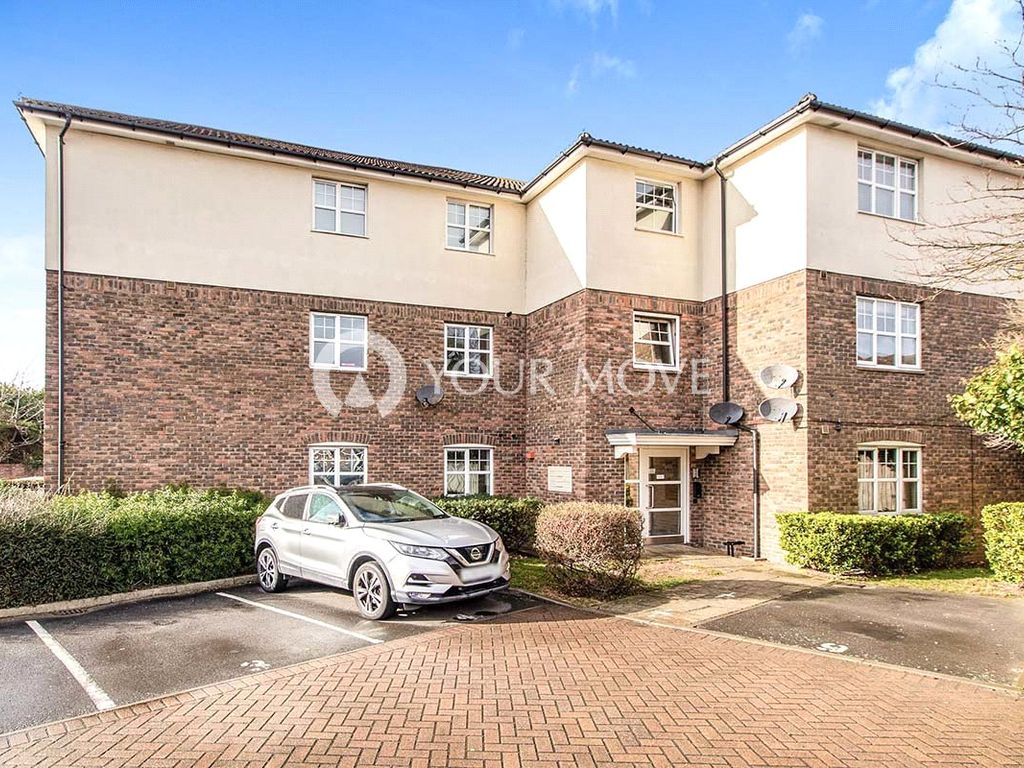 2 bed flat to rent in Newbury Close, Dartford DA2, £1,450 pcm Zoopla