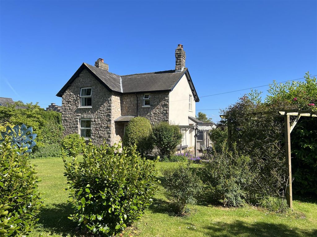 3 bed detached house for sale in Sedbury Park, Sedbury, Chepstow NP16