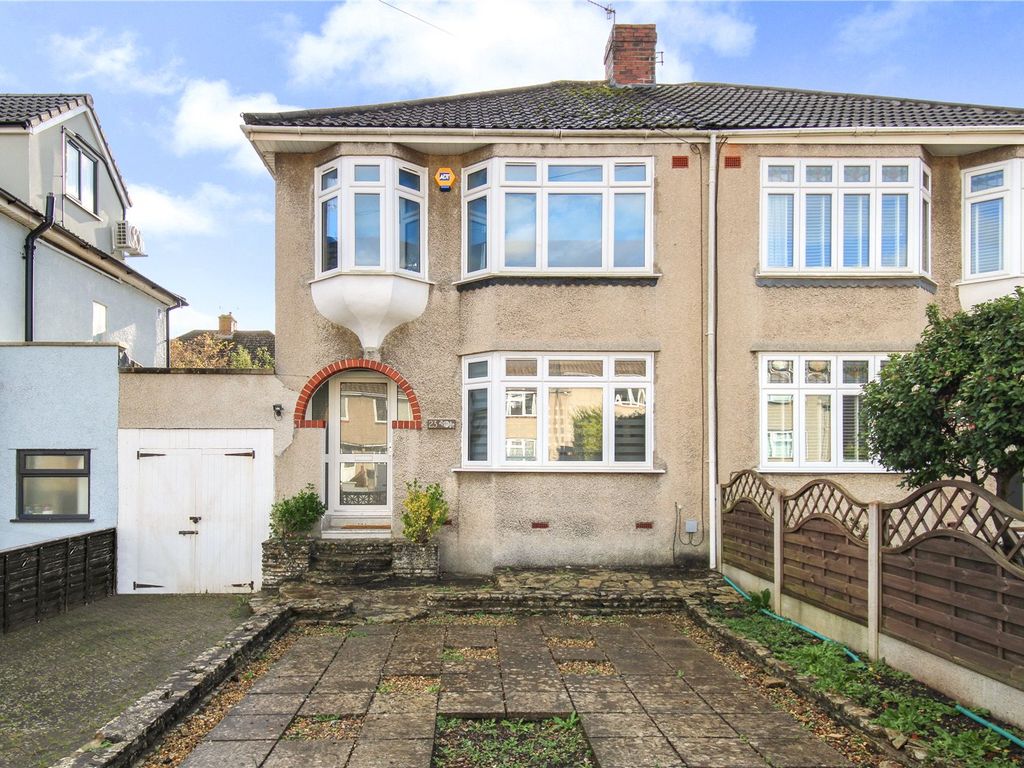 3 bed semidetached house for sale in Vicarage Road,