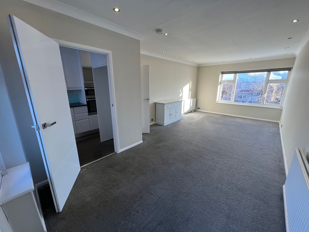 2 bed flat to rent in Hillview Gardens, London NW4 Zoopla