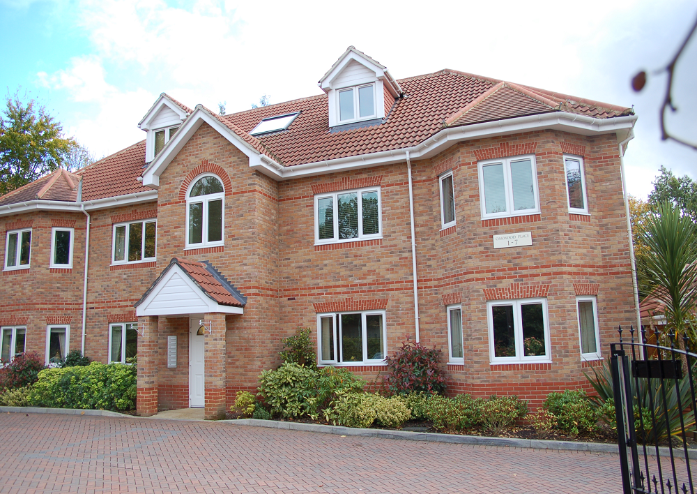 2 bed flat to rent in Dukes Ride, Crowthorne RG45 Zoopla
