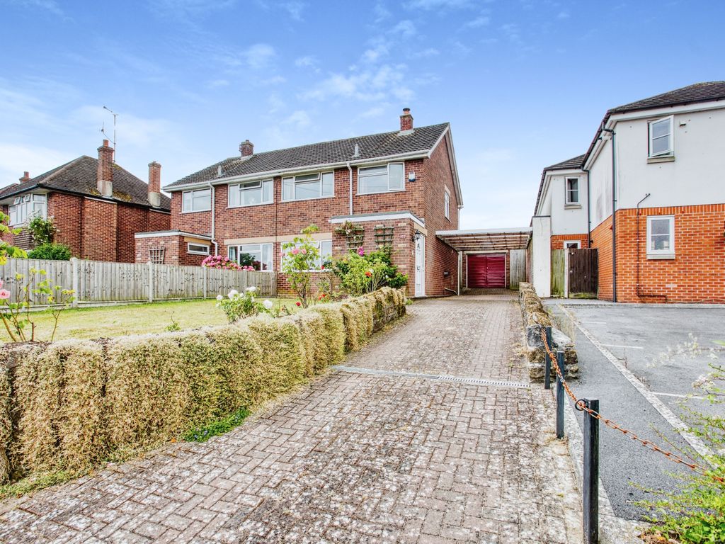 3 bed semidetached house for sale in Goldcroft, Yeovil, Somerset BA21