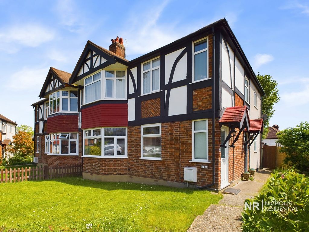 2 bed for sale in The Spinney, London Road, Cheam SM3, £