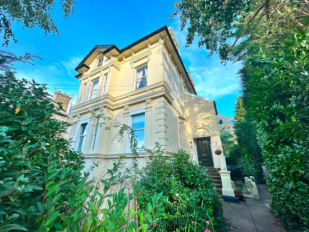 1 bed flat for sale in St James Road, Royal, Tunbridge Wells TN1, £