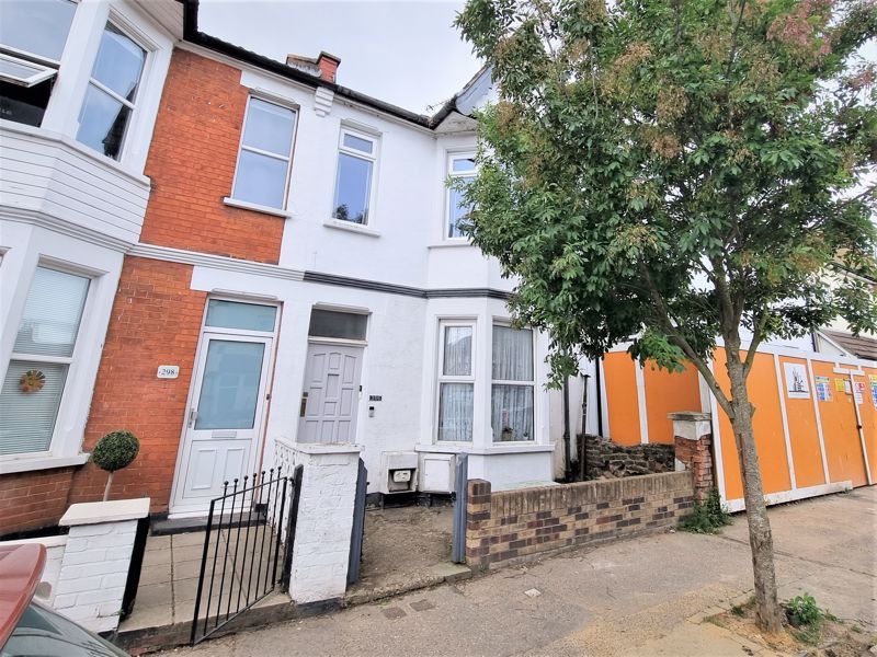 2 bed flat to rent in Westborough Road, WestcliffOnSea SS0 Zoopla