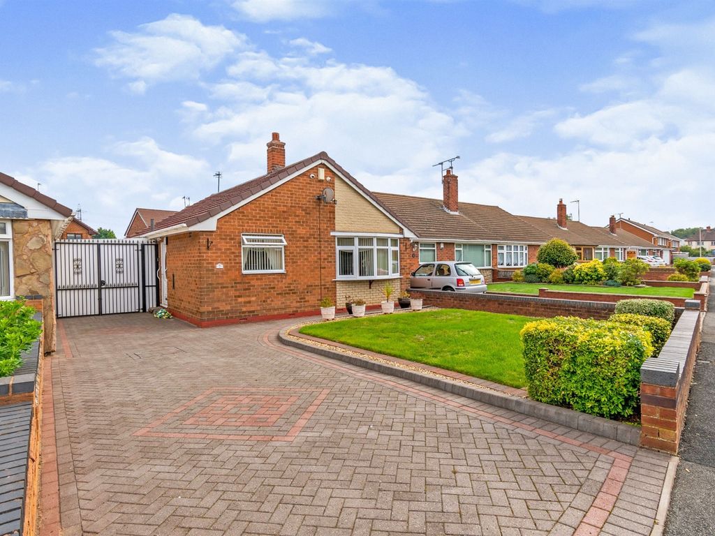 3 bed detached bungalow for sale in Hazel Road, Tipton DY4 Zoopla