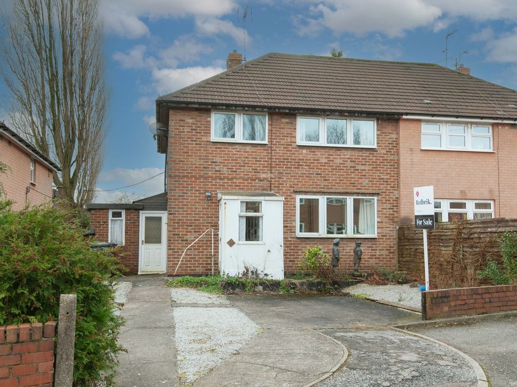 3 bed semidetached house for sale in Derwent Place, Clay Cross S45, £