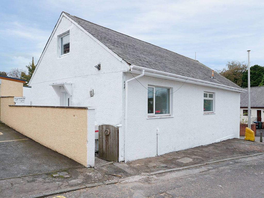 4 bed bungalow for sale in Knowe, Mauchline, East Ayrshire KA5, £