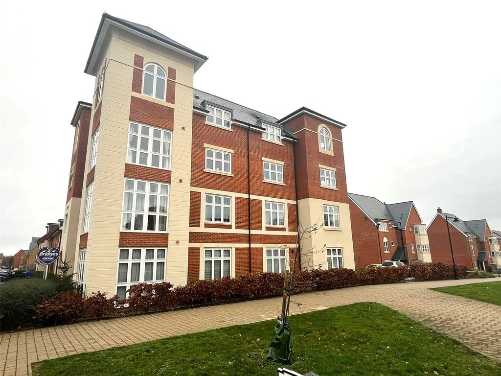 1 bed flat for sale in Corunna Avenue, Wellesley, Aldershot GU11, £
