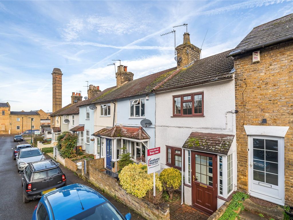 2 bed terraced house for sale in New Road, South Darenth, Dartford