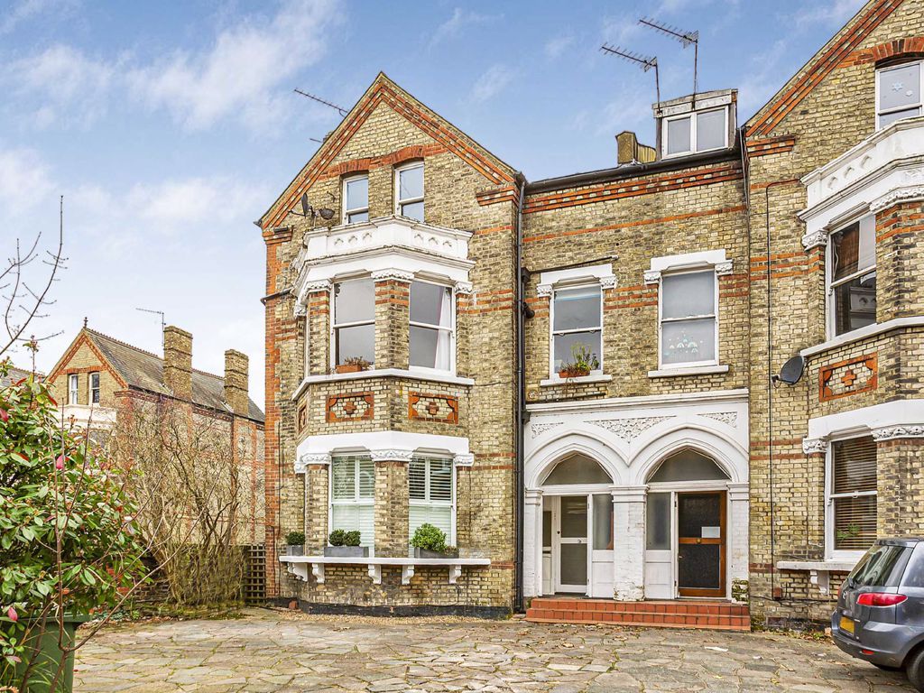 2 bed flat for sale in St. Margarets Road, St Margarets, Twickenham TW1