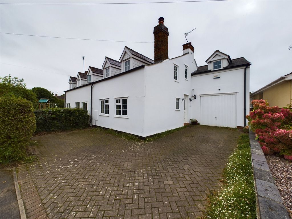 3 bed semidetached house for sale in Old Cheltenham Road, Longlevens