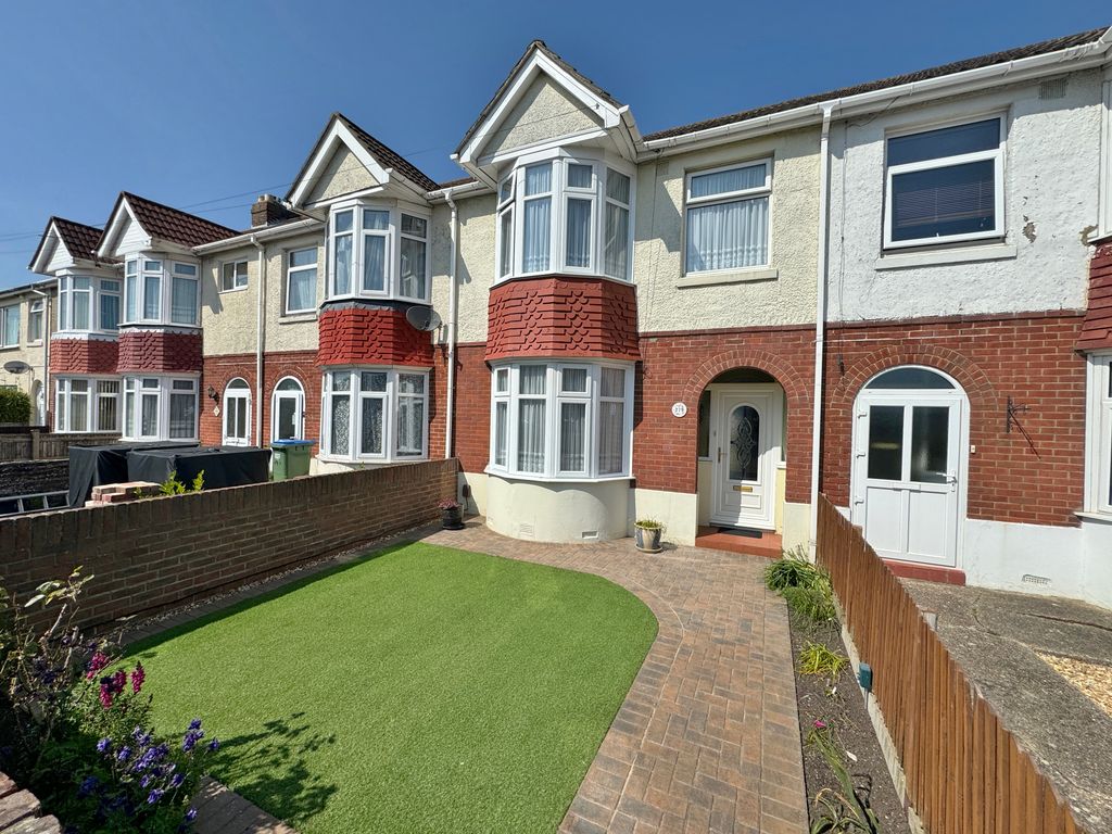 3 bed terraced house for sale in White Hart Lane, Portchester, Fareham