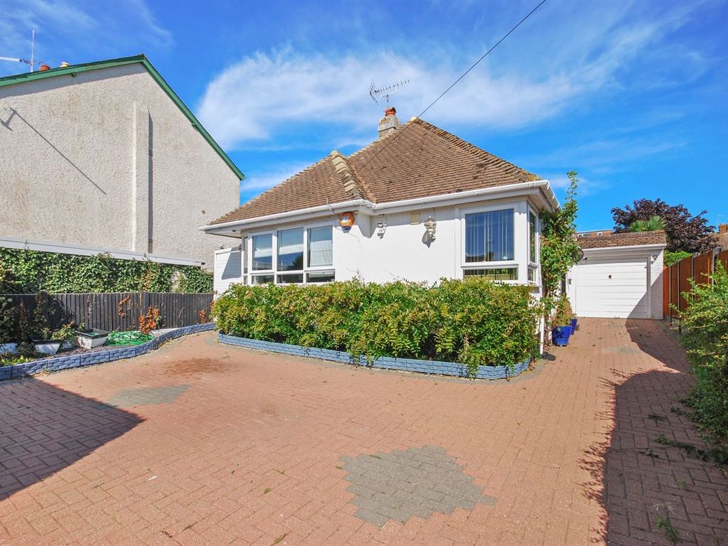 3 bed detached bungalow for sale in West Cliff Gardens, Herne Bay CT6
