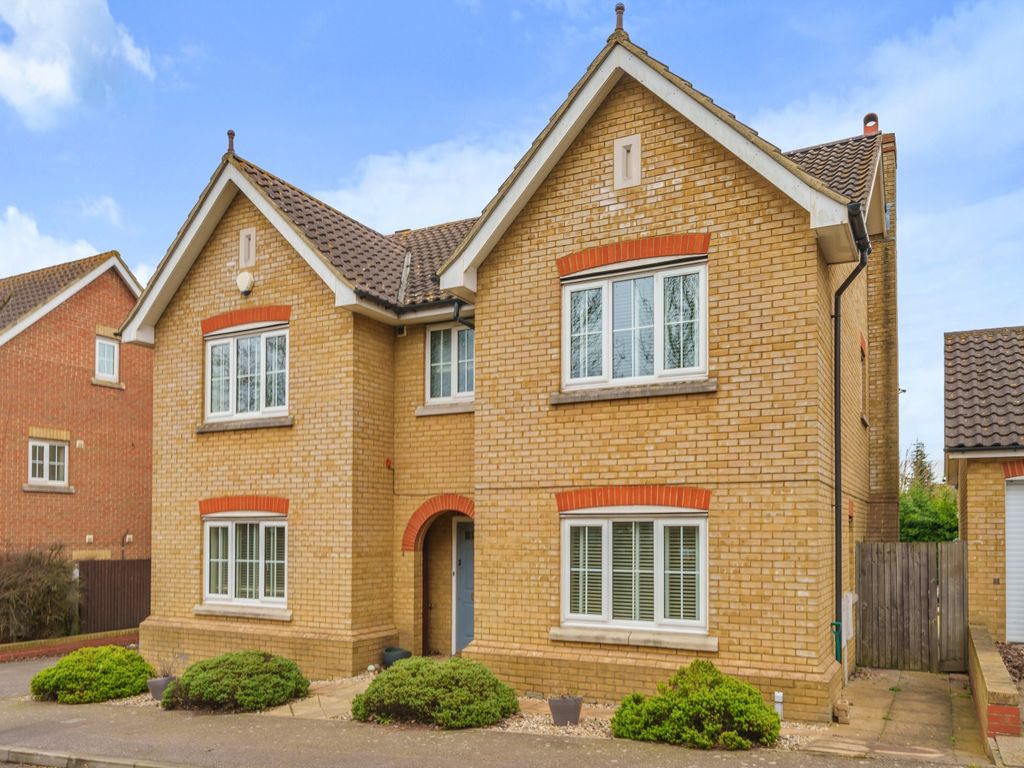 5 bed detached house for sale in Olivier Drive, Strood, Rochester ME3