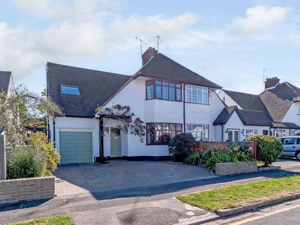 4 bed semidetached house for sale in The Avenue, Pinner HA5 Zoopla