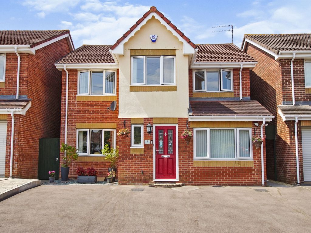 4 bed detached house for sale in Bampton Close, Emersons Green, Bristol